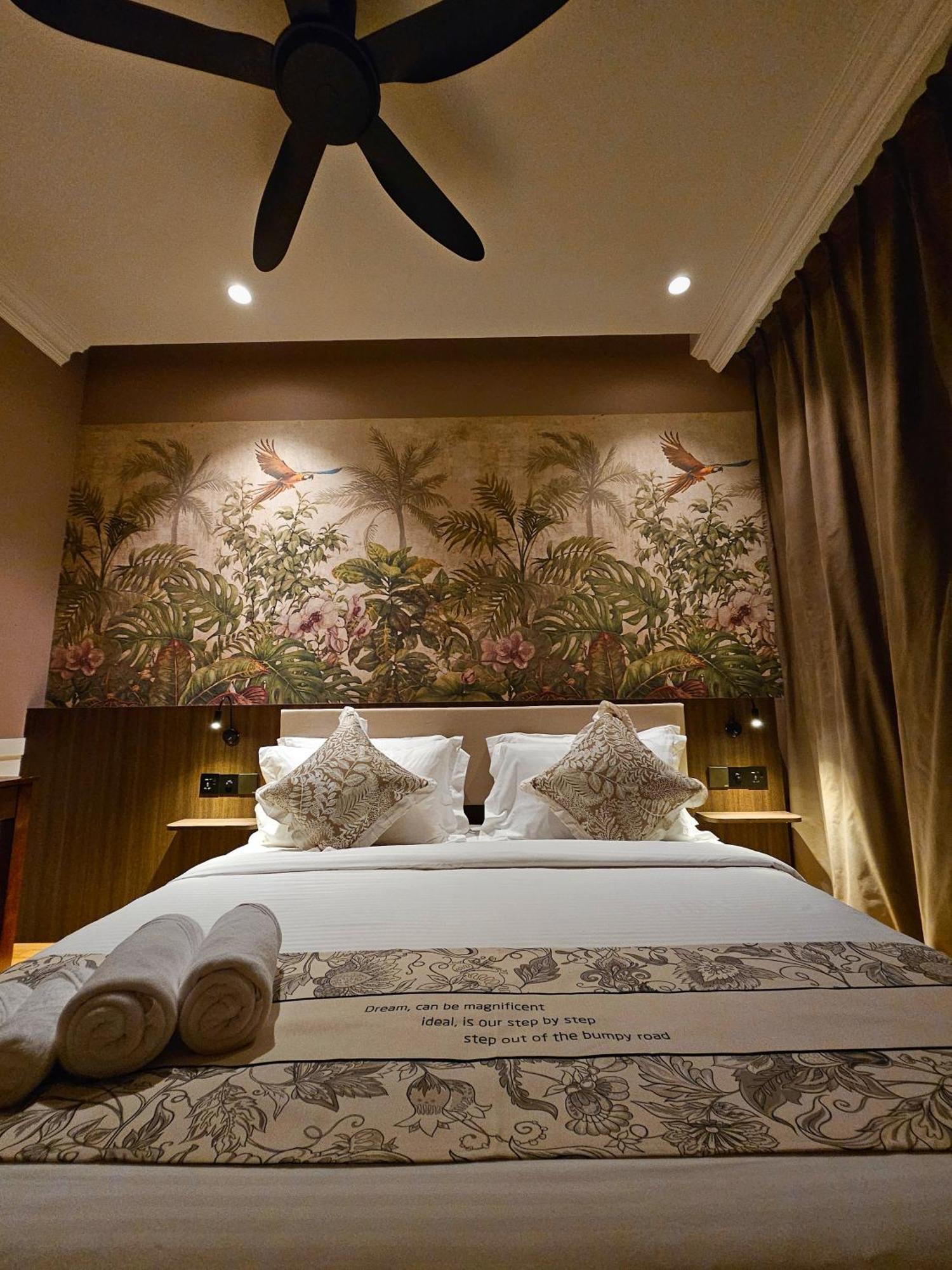 The Palm Suite At Lava Mansion Джорджтаун Экстерьер фото